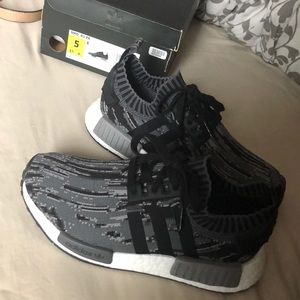 Adidas primeknit nmd R1 grey
